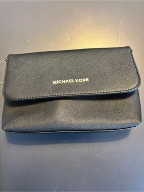 Michael Kors Jet Set Small Saffiano Pouchette with Gold Logo